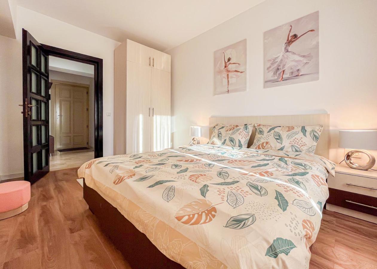 Uniquemoments Airport Apartment & Secure Parking & Airport Shuttle Iasi Exterior photo