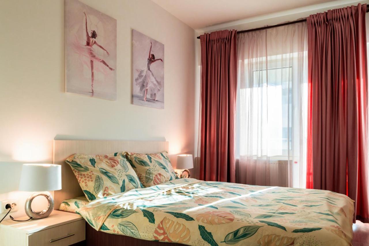 Uniquemoments Airport Apartment & Secure Parking & Airport Shuttle Iasi Exterior photo